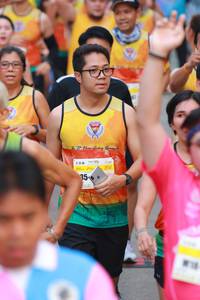 BIB: 102, 354
                            <button type="button" onclick="openModal(7739928)" class="btn btn-primary btn-sm float-right btn-popup" data-toggle="modal" data-target=".modal-high-quality">
                        <i class="fas fa-shopping-cart"></i> Add to Cart
                    </button>
                                            <button type="button" onclick="isThisMe(7739928, true)" class="btn btn-success btn-sm float-right btn-popup btn-isme hidden" data-toggle="tooltip" data-placement="bottom" title="นี่คือรูปของคุณใช่ไหม คลิกที่นี่เพื่อเอาเข้าอัลบั้ม">
                        <i class="fas fa-plus"></i> Add to album
                    </button>
                    <button type="button" onclick="isThisMe(7739928, false)" class="btn btn-warning btn-sm float-right btn-popup btn-isnotme hidden">
                        <i class="fas fa-ban"></i> Remove from album
                    </button>