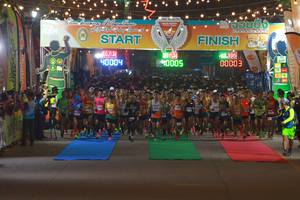 BIB: 40004, 42195, 000, 00003, 415
                            <button type="button" onclick="openModal(8344353)" class="btn btn-primary btn-sm float-right btn-popup" data-toggle="modal" data-target=".modal-high-quality">
                        <i class="fas fa-shopping-cart"></i> Add to Cart
                    </button>
                                            <button type="button" onclick="isThisMe(8344353, true)" class="btn btn-success btn-sm float-right btn-popup btn-isme hidden" data-toggle="tooltip" data-placement="bottom" title="นี่คือรูปของคุณใช่ไหม คลิกที่นี่เพื่อเอาเข้าอัลบั้ม">
                        <i class="fas fa-plus"></i> Add to album
                    </button>
                    <button type="button" onclick="isThisMe(8344353, false)" class="btn btn-warning btn-sm float-right btn-popup btn-isnotme hidden">
                        <i class="fas fa-ban"></i> Remove from album
                    </button>