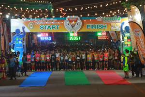 BIB: 100, 35950, 42195, 00000, 565
                            <button type="button" onclick="openModal(8344253)" class="btn btn-primary btn-sm float-right btn-popup" data-toggle="modal" data-target=".modal-high-quality">
                        <i class="fas fa-shopping-cart"></i> Add to Cart
                    </button>
                                            <button type="button" onclick="isThisMe(8344253, true)" class="btn btn-success btn-sm float-right btn-popup btn-isme hidden" data-toggle="tooltip" data-placement="bottom" title="นี่คือรูปของคุณใช่ไหม คลิกที่นี่เพื่อเอาเข้าอัลบั้ม">
                        <i class="fas fa-plus"></i> Add to album
                    </button>
                    <button type="button" onclick="isThisMe(8344253, false)" class="btn btn-warning btn-sm float-right btn-popup btn-isnotme hidden">
                        <i class="fas fa-ban"></i> Remove from album
                    </button>