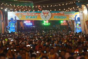 BIB: 40206, 42195, 00205, 0201
                            <button type="button" onclick="openModal(8351926)" class="btn btn-primary btn-sm float-right btn-popup" data-toggle="modal" data-target=".modal-high-quality">
                        <i class="fas fa-shopping-cart"></i> Add to Cart
                    </button>
                                            <button type="button" onclick="isThisMe(8351926, true)" class="btn btn-success btn-sm float-right btn-popup btn-isme hidden" data-toggle="tooltip" data-placement="bottom" title="นี่คือรูปของคุณใช่ไหม คลิกที่นี่เพื่อเอาเข้าอัลบั้ม">
                        <i class="fas fa-plus"></i> Add to album
                    </button>
                    <button type="button" onclick="isThisMe(8351926, false)" class="btn btn-warning btn-sm float-right btn-popup btn-isnotme hidden">
                        <i class="fas fa-ban"></i> Remove from album
                    </button>