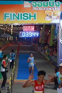 BIB: 101, 03949, 1144
                            <button type="button" onclick="openModal(8435261)" class="btn btn-primary btn-sm float-right btn-popup" data-toggle="modal" data-target=".modal-high-quality">
                        <i class="fas fa-shopping-cart"></i> Add to Cart
                    </button>
                                            <button type="button" onclick="isThisMe(8435261, true)" class="btn btn-success btn-sm float-right btn-popup btn-isme hidden" data-toggle="tooltip" data-placement="bottom" title="นี่คือรูปของคุณใช่ไหม คลิกที่นี่เพื่อเอาเข้าอัลบั้ม">
                        <i class="fas fa-plus"></i> Add to album
                    </button>
                    <button type="button" onclick="isThisMe(8435261, false)" class="btn btn-warning btn-sm float-right btn-popup btn-isnotme hidden">
                        <i class="fas fa-ban"></i> Remove from album
                    </button>