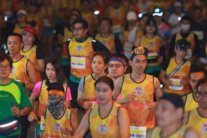 BIB: 0004, 17621
                            <button type="button" onclick="openModal(8417037)" class="btn btn-primary btn-sm float-right btn-popup" data-toggle="modal" data-target=".modal-high-quality">
                        <i class="fas fa-shopping-cart"></i> Add to Cart
                    </button>
                                            <button type="button" onclick="isThisMe(8417037, true)" class="btn btn-success btn-sm float-right btn-popup btn-isme hidden" data-toggle="tooltip" data-placement="bottom" title="นี่คือรูปของคุณใช่ไหม คลิกที่นี่เพื่อเอาเข้าอัลบั้ม">
                        <i class="fas fa-plus"></i> Add to album
                    </button>
                    <button type="button" onclick="isThisMe(8417037, false)" class="btn btn-warning btn-sm float-right btn-popup btn-isnotme hidden">
                        <i class="fas fa-ban"></i> Remove from album
                    </button>