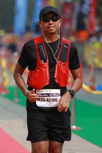 BIB: 42195, 42106
                            <button type="button" onclick="openModal(7381391)" class="btn btn-primary btn-sm float-right btn-popup" data-toggle="modal" data-target=".modal-high-quality">
                        <i class="fas fa-shopping-cart"></i> Add to Cart
                    </button>
                                            <button type="button" onclick="isThisMe(7381391, true)" class="btn btn-success btn-sm float-right btn-popup btn-isme hidden" data-toggle="tooltip" data-placement="bottom" title="นี่คือรูปของคุณใช่ไหม คลิกที่นี่เพื่อเอาเข้าอัลบั้ม">
                        <i class="fas fa-plus"></i> Add to album
                    </button>
                    <button type="button" onclick="isThisMe(7381391, false)" class="btn btn-warning btn-sm float-right btn-popup btn-isnotme hidden">
                        <i class="fas fa-ban"></i> Remove from album
                    </button>