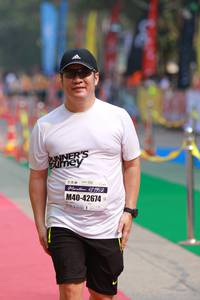 BIB: 1219, 42674
                            <button type="button" onclick="openModal(7380553)" class="btn btn-primary btn-sm float-right btn-popup" data-toggle="modal" data-target=".modal-high-quality">
                        <i class="fas fa-shopping-cart"></i> Add to Cart
                    </button>
                                            <button type="button" onclick="isThisMe(7380553, true)" class="btn btn-success btn-sm float-right btn-popup btn-isme hidden" data-toggle="tooltip" data-placement="bottom" title="นี่คือรูปของคุณใช่ไหม คลิกที่นี่เพื่อเอาเข้าอัลบั้ม">
                        <i class="fas fa-plus"></i> Add to album
                    </button>
                    <button type="button" onclick="isThisMe(7380553, false)" class="btn btn-warning btn-sm float-right btn-popup btn-isnotme hidden">
                        <i class="fas fa-ban"></i> Remove from album
                    </button>