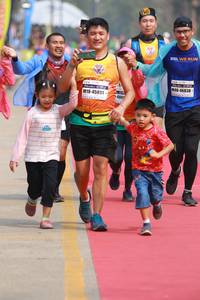 BIB: 46838, 45891, 4801
                            <button type="button" onclick="openModal(7379779)" class="btn btn-primary btn-sm float-right btn-popup" data-toggle="modal" data-target=".modal-high-quality">
                        <i class="fas fa-shopping-cart"></i> Add to Cart
                    </button>
                                            <button type="button" onclick="isThisMe(7379779, true)" class="btn btn-success btn-sm float-right btn-popup btn-isme hidden" data-toggle="tooltip" data-placement="bottom" title="นี่คือรูปของคุณใช่ไหม คลิกที่นี่เพื่อเอาเข้าอัลบั้ม">
                        <i class="fas fa-plus"></i> Add to album
                    </button>
                    <button type="button" onclick="isThisMe(7379779, false)" class="btn btn-warning btn-sm float-right btn-popup btn-isnotme hidden">
                        <i class="fas fa-ban"></i> Remove from album
                    </button>