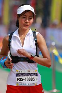 BIB: 42195, 40005
                            <button type="button" onclick="openModal(7383274)" class="btn btn-primary btn-sm float-right btn-popup" data-toggle="modal" data-target=".modal-high-quality">
                        <i class="fas fa-shopping-cart"></i> Add to Cart
                    </button>
                                            <button type="button" onclick="isThisMe(7383274, true)" class="btn btn-success btn-sm float-right btn-popup btn-isme hidden" data-toggle="tooltip" data-placement="bottom" title="นี่คือรูปของคุณใช่ไหม คลิกที่นี่เพื่อเอาเข้าอัลบั้ม">
                        <i class="fas fa-plus"></i> Add to album
                    </button>
                    <button type="button" onclick="isThisMe(7383274, false)" class="btn btn-warning btn-sm float-right btn-popup btn-isnotme hidden">
                        <i class="fas fa-ban"></i> Remove from album
                    </button>