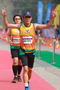 BIB: 41713, 46534
                            <button type="button" onclick="openModal(7387964)" class="btn btn-primary btn-sm float-right btn-popup" data-toggle="modal" data-target=".modal-high-quality">
                        <i class="fas fa-shopping-cart"></i> Add to Cart
                    </button>
                                            <button type="button" onclick="isThisMe(7387964, true)" class="btn btn-success btn-sm float-right btn-popup btn-isme hidden" data-toggle="tooltip" data-placement="bottom" title="นี่คือรูปของคุณใช่ไหม คลิกที่นี่เพื่อเอาเข้าอัลบั้ม">
                        <i class="fas fa-plus"></i> Add to album
                    </button>
                    <button type="button" onclick="isThisMe(7387964, false)" class="btn btn-warning btn-sm float-right btn-popup btn-isnotme hidden">
                        <i class="fas fa-ban"></i> Remove from album
                    </button>