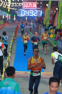 BIB: 1078, 0492, 16564
                            <button type="button" onclick="openModal(7393802)" class="btn btn-primary btn-sm float-right btn-popup" data-toggle="modal" data-target=".modal-high-quality">
                        <i class="fas fa-shopping-cart"></i> Add to Cart
                    </button>
                                            <button type="button" onclick="isThisMe(7393802, true)" class="btn btn-success btn-sm float-right btn-popup btn-isme hidden" data-toggle="tooltip" data-placement="bottom" title="นี่คือรูปของคุณใช่ไหม คลิกที่นี่เพื่อเอาเข้าอัลบั้ม">
                        <i class="fas fa-plus"></i> Add to album
                    </button>
                    <button type="button" onclick="isThisMe(7393802, false)" class="btn btn-warning btn-sm float-right btn-popup btn-isnotme hidden">
                        <i class="fas fa-ban"></i> Remove from album
                    </button>