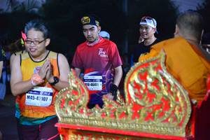 BIB: 46411, 42107, 100
                            <button type="button" onclick="openModal(8754301)" class="btn btn-primary btn-sm float-right btn-popup" data-toggle="modal" data-target=".modal-high-quality">
                        <i class="fas fa-shopping-cart"></i> Add to Cart
                    </button>
                                            <button type="button" onclick="isThisMe(8754301, true)" class="btn btn-success btn-sm float-right btn-popup btn-isme hidden" data-toggle="tooltip" data-placement="bottom" title="นี่คือรูปของคุณใช่ไหม คลิกที่นี่เพื่อเอาเข้าอัลบั้ม">
                        <i class="fas fa-plus"></i> Add to album
                    </button>
                    <button type="button" onclick="isThisMe(8754301, false)" class="btn btn-warning btn-sm float-right btn-popup btn-isnotme hidden">
                        <i class="fas fa-ban"></i> Remove from album
                    </button>