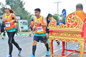 BIB: 600, 40360, 46367
                            <button type="button" onclick="openModal(8788385)" class="btn btn-primary btn-sm float-right btn-popup" data-toggle="modal" data-target=".modal-high-quality">
                        <i class="fas fa-shopping-cart"></i> Add to Cart
                    </button>
                                            <button type="button" onclick="isThisMe(8788385, true)" class="btn btn-success btn-sm float-right btn-popup btn-isme hidden" data-toggle="tooltip" data-placement="bottom" title="นี่คือรูปของคุณใช่ไหม คลิกที่นี่เพื่อเอาเข้าอัลบั้ม">
                        <i class="fas fa-plus"></i> Add to album
                    </button>
                    <button type="button" onclick="isThisMe(8788385, false)" class="btn btn-warning btn-sm float-right btn-popup btn-isnotme hidden">
                        <i class="fas fa-ban"></i> Remove from album
                    </button>