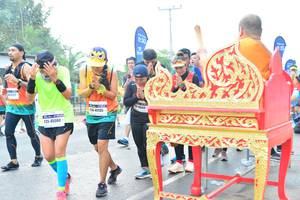 BIB: 830, 041135, 45560
                            <button type="button" onclick="openModal(8796698)" class="btn btn-primary btn-sm float-right btn-popup" data-toggle="modal" data-target=".modal-high-quality">
                        <i class="fas fa-shopping-cart"></i> Add to Cart
                    </button>
                                            <button type="button" onclick="isThisMe(8796698, true)" class="btn btn-success btn-sm float-right btn-popup btn-isme hidden" data-toggle="tooltip" data-placement="bottom" title="นี่คือรูปของคุณใช่ไหม คลิกที่นี่เพื่อเอาเข้าอัลบั้ม">
                        <i class="fas fa-plus"></i> Add to album
                    </button>
                    <button type="button" onclick="isThisMe(8796698, false)" class="btn btn-warning btn-sm float-right btn-popup btn-isnotme hidden">
                        <i class="fas fa-ban"></i> Remove from album
                    </button>