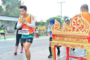 BIB: 475, 45575
                            <button type="button" onclick="openModal(8792342)" class="btn btn-primary btn-sm float-right btn-popup" data-toggle="modal" data-target=".modal-high-quality">
                        <i class="fas fa-shopping-cart"></i> Add to Cart
                    </button>
                                            <button type="button" onclick="isThisMe(8792342, true)" class="btn btn-success btn-sm float-right btn-popup btn-isme hidden" data-toggle="tooltip" data-placement="bottom" title="นี่คือรูปของคุณใช่ไหม คลิกที่นี่เพื่อเอาเข้าอัลบั้ม">
                        <i class="fas fa-plus"></i> Add to album
                    </button>
                    <button type="button" onclick="isThisMe(8792342, false)" class="btn btn-warning btn-sm float-right btn-popup btn-isnotme hidden">
                        <i class="fas fa-ban"></i> Remove from album
                    </button>