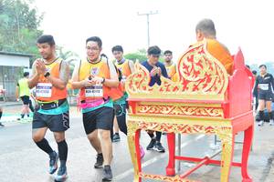 BIB: 42553, 413
                            <button type="button" onclick="openModal(8795815)" class="btn btn-primary btn-sm float-right btn-popup" data-toggle="modal" data-target=".modal-high-quality">
                        <i class="fas fa-shopping-cart"></i> Add to Cart
                    </button>
                                            <button type="button" onclick="isThisMe(8795815, true)" class="btn btn-success btn-sm float-right btn-popup btn-isme hidden" data-toggle="tooltip" data-placement="bottom" title="นี่คือรูปของคุณใช่ไหม คลิกที่นี่เพื่อเอาเข้าอัลบั้ม">
                        <i class="fas fa-plus"></i> Add to album
                    </button>
                    <button type="button" onclick="isThisMe(8795815, false)" class="btn btn-warning btn-sm float-right btn-popup btn-isnotme hidden">
                        <i class="fas fa-ban"></i> Remove from album
                    </button>