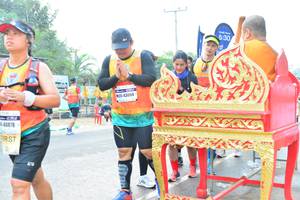 BIB: 630, 43004, 40878
                            <button type="button" onclick="openModal(8796921)" class="btn btn-primary btn-sm float-right btn-popup" data-toggle="modal" data-target=".modal-high-quality">
                        <i class="fas fa-shopping-cart"></i> Add to Cart
                    </button>
                                            <button type="button" onclick="isThisMe(8796921, true)" class="btn btn-success btn-sm float-right btn-popup btn-isme hidden" data-toggle="tooltip" data-placement="bottom" title="นี่คือรูปของคุณใช่ไหม คลิกที่นี่เพื่อเอาเข้าอัลบั้ม">
                        <i class="fas fa-plus"></i> Add to album
                    </button>
                    <button type="button" onclick="isThisMe(8796921, false)" class="btn btn-warning btn-sm float-right btn-popup btn-isnotme hidden">
                        <i class="fas fa-ban"></i> Remove from album
                    </button>