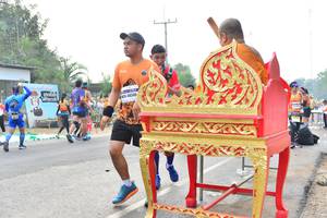 BIB: 48345
                            <button type="button" onclick="openModal(8805694)" class="btn btn-primary btn-sm float-right btn-popup" data-toggle="modal" data-target=".modal-high-quality">
                        <i class="fas fa-shopping-cart"></i> Add to Cart
                    </button>
                                            <button type="button" onclick="isThisMe(8805694, true)" class="btn btn-success btn-sm float-right btn-popup btn-isme hidden" data-toggle="tooltip" data-placement="bottom" title="นี่คือรูปของคุณใช่ไหม คลิกที่นี่เพื่อเอาเข้าอัลบั้ม">
                        <i class="fas fa-plus"></i> Add to album
                    </button>
                    <button type="button" onclick="isThisMe(8805694, false)" class="btn btn-warning btn-sm float-right btn-popup btn-isnotme hidden">
                        <i class="fas fa-ban"></i> Remove from album
                    </button>