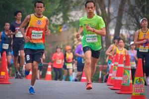 BIB: 244, 21214
                            <button type="button" onclick="openModal(9806681)" class="btn btn-primary btn-sm float-right btn-popup" data-toggle="modal" data-target=".modal-high-quality">
                        <i class="fas fa-shopping-cart"></i> Add to Cart
                    </button>
                                            <button type="button" onclick="isThisMe(9806681, true)" class="btn btn-success btn-sm float-right btn-popup btn-isme hidden" data-toggle="tooltip" data-placement="bottom" title="นี่คือรูปของคุณใช่ไหม คลิกที่นี่เพื่อเอาเข้าอัลบั้ม">
                        <i class="fas fa-plus"></i> Add to album
                    </button>
                    <button type="button" onclick="isThisMe(9806681, false)" class="btn btn-warning btn-sm float-right btn-popup btn-isnotme hidden">
                        <i class="fas fa-ban"></i> Remove from album
                    </button>