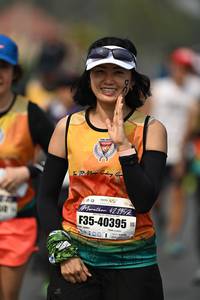 BIB: 42195, 40395
                            <button type="button" onclick="openModal(8504590)" class="btn btn-primary btn-sm float-right btn-popup" data-toggle="modal" data-target=".modal-high-quality">
                        <i class="fas fa-shopping-cart"></i> Add to Cart
                    </button>
                                            <button type="button" onclick="isThisMe(8504590, true)" class="btn btn-success btn-sm float-right btn-popup btn-isme hidden" data-toggle="tooltip" data-placement="bottom" title="นี่คือรูปของคุณใช่ไหม คลิกที่นี่เพื่อเอาเข้าอัลบั้ม">
                        <i class="fas fa-plus"></i> Add to album
                    </button>
                    <button type="button" onclick="isThisMe(8504590, false)" class="btn btn-warning btn-sm float-right btn-popup btn-isnotme hidden">
                        <i class="fas fa-ban"></i> Remove from album
                    </button>