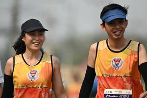 BIB: 42195
                            <button type="button" onclick="openModal(8511284)" class="btn btn-primary btn-sm float-right btn-popup" data-toggle="modal" data-target=".modal-high-quality">
                        <i class="fas fa-shopping-cart"></i> Add to Cart
                    </button>
                                            <button type="button" onclick="isThisMe(8511284, true)" class="btn btn-success btn-sm float-right btn-popup btn-isme hidden" data-toggle="tooltip" data-placement="bottom" title="นี่คือรูปของคุณใช่ไหม คลิกที่นี่เพื่อเอาเข้าอัลบั้ม">
                        <i class="fas fa-plus"></i> Add to album
                    </button>
                    <button type="button" onclick="isThisMe(8511284, false)" class="btn btn-warning btn-sm float-right btn-popup btn-isnotme hidden">
                        <i class="fas fa-ban"></i> Remove from album
                    </button>