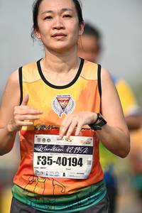 BIB: 42195, 400, 100, 40194
                            <button type="button" onclick="openModal(8462162)" class="btn btn-primary btn-sm float-right btn-popup" data-toggle="modal" data-target=".modal-high-quality">
                        <i class="fas fa-shopping-cart"></i> Add to Cart
                    </button>
                                            <button type="button" onclick="isThisMe(8462162, true)" class="btn btn-success btn-sm float-right btn-popup btn-isme hidden" data-toggle="tooltip" data-placement="bottom" title="นี่คือรูปของคุณใช่ไหม คลิกที่นี่เพื่อเอาเข้าอัลบั้ม">
                        <i class="fas fa-plus"></i> Add to album
                    </button>
                    <button type="button" onclick="isThisMe(8462162, false)" class="btn btn-warning btn-sm float-right btn-popup btn-isnotme hidden">
                        <i class="fas fa-ban"></i> Remove from album
                    </button>
