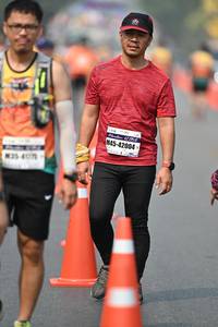 BIB: 42004
                            <button type="button" onclick="openModal(8501927)" class="btn btn-primary btn-sm float-right btn-popup" data-toggle="modal" data-target=".modal-high-quality">
                        <i class="fas fa-shopping-cart"></i> Add to Cart
                    </button>
                                            <button type="button" onclick="isThisMe(8501927, true)" class="btn btn-success btn-sm float-right btn-popup btn-isme hidden" data-toggle="tooltip" data-placement="bottom" title="นี่คือรูปของคุณใช่ไหม คลิกที่นี่เพื่อเอาเข้าอัลบั้ม">
                        <i class="fas fa-plus"></i> Add to album
                    </button>
                    <button type="button" onclick="isThisMe(8501927, false)" class="btn btn-warning btn-sm float-right btn-popup btn-isnotme hidden">
                        <i class="fas fa-ban"></i> Remove from album
                    </button>