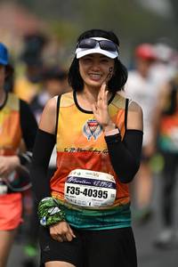 BIB: 42195, 40395
                            <button type="button" onclick="openModal(8504487)" class="btn btn-primary btn-sm float-right btn-popup" data-toggle="modal" data-target=".modal-high-quality">
                        <i class="fas fa-shopping-cart"></i> Add to Cart
                    </button>
                                            <button type="button" onclick="isThisMe(8504487, true)" class="btn btn-success btn-sm float-right btn-popup btn-isme hidden" data-toggle="tooltip" data-placement="bottom" title="นี่คือรูปของคุณใช่ไหม คลิกที่นี่เพื่อเอาเข้าอัลบั้ม">
                        <i class="fas fa-plus"></i> Add to album
                    </button>
                    <button type="button" onclick="isThisMe(8504487, false)" class="btn btn-warning btn-sm float-right btn-popup btn-isnotme hidden">
                        <i class="fas fa-ban"></i> Remove from album
                    </button>