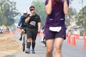 BIB: 42002
                            <button type="button" onclick="openModal(8529132)" class="btn btn-primary btn-sm float-right btn-popup" data-toggle="modal" data-target=".modal-high-quality">
                        <i class="fas fa-shopping-cart"></i> Add to Cart
                    </button>
                                            <button type="button" onclick="isThisMe(8529132, true)" class="btn btn-success btn-sm float-right btn-popup btn-isme hidden" data-toggle="tooltip" data-placement="bottom" title="นี่คือรูปของคุณใช่ไหม คลิกที่นี่เพื่อเอาเข้าอัลบั้ม">
                        <i class="fas fa-plus"></i> Add to album
                    </button>
                    <button type="button" onclick="isThisMe(8529132, false)" class="btn btn-warning btn-sm float-right btn-popup btn-isnotme hidden">
                        <i class="fas fa-ban"></i> Remove from album
                    </button>