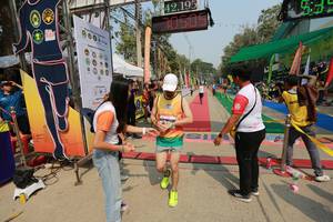 BIB: 42195, 0505, 060
                            <button type="button" onclick="openModal(10438466)" class="btn btn-primary btn-sm float-right btn-popup" data-toggle="modal" data-target=".modal-high-quality">
                        <i class="fas fa-shopping-cart"></i> Add to Cart
                    </button>
                                            <button type="button" onclick="isThisMe(10438466, true)" class="btn btn-success btn-sm float-right btn-popup btn-isme hidden" data-toggle="tooltip" data-placement="bottom" title="นี่คือรูปของคุณใช่ไหม คลิกที่นี่เพื่อเอาเข้าอัลบั้ม">
                        <i class="fas fa-plus"></i> Add to album
                    </button>
                    <button type="button" onclick="isThisMe(10438466, false)" class="btn btn-warning btn-sm float-right btn-popup btn-isnotme hidden">
                        <i class="fas fa-ban"></i> Remove from album
                    </button>