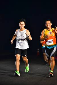 BIB: 40918, 41882
                            <button type="button" onclick="openModal(7398773)" class="btn btn-primary btn-sm float-right btn-popup" data-toggle="modal" data-target=".modal-high-quality">
                        <i class="fas fa-shopping-cart"></i> Add to Cart
                    </button>
                                            <button type="button" onclick="isThisMe(7398773, true)" class="btn btn-success btn-sm float-right btn-popup btn-isme hidden" data-toggle="tooltip" data-placement="bottom" title="นี่คือรูปของคุณใช่ไหม คลิกที่นี่เพื่อเอาเข้าอัลบั้ม">
                        <i class="fas fa-plus"></i> Add to album
                    </button>
                    <button type="button" onclick="isThisMe(7398773, false)" class="btn btn-warning btn-sm float-right btn-popup btn-isnotme hidden">
                        <i class="fas fa-ban"></i> Remove from album
                    </button>