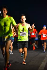 BIB: 41010
                            <button type="button" onclick="openModal(7392887)" class="btn btn-primary btn-sm float-right btn-popup" data-toggle="modal" data-target=".modal-high-quality">
                        <i class="fas fa-shopping-cart"></i> Add to Cart
                    </button>
                                            <button type="button" onclick="isThisMe(7392887, true)" class="btn btn-success btn-sm float-right btn-popup btn-isme hidden" data-toggle="tooltip" data-placement="bottom" title="นี่คือรูปของคุณใช่ไหม คลิกที่นี่เพื่อเอาเข้าอัลบั้ม">
                        <i class="fas fa-plus"></i> Add to album
                    </button>
                    <button type="button" onclick="isThisMe(7392887, false)" class="btn btn-warning btn-sm float-right btn-popup btn-isnotme hidden">
                        <i class="fas fa-ban"></i> Remove from album
                    </button>