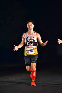 BIB: 46510
                            <button type="button" onclick="openModal(7422070)" class="btn btn-primary btn-sm float-right btn-popup" data-toggle="modal" data-target=".modal-high-quality">
                        <i class="fas fa-shopping-cart"></i> Add to Cart
                    </button>
                                            <button type="button" onclick="isThisMe(7422070, true)" class="btn btn-success btn-sm float-right btn-popup btn-isme hidden" data-toggle="tooltip" data-placement="bottom" title="นี่คือรูปของคุณใช่ไหม คลิกที่นี่เพื่อเอาเข้าอัลบั้ม">
                        <i class="fas fa-plus"></i> Add to album
                    </button>
                    <button type="button" onclick="isThisMe(7422070, false)" class="btn btn-warning btn-sm float-right btn-popup btn-isnotme hidden">
                        <i class="fas fa-ban"></i> Remove from album
                    </button>