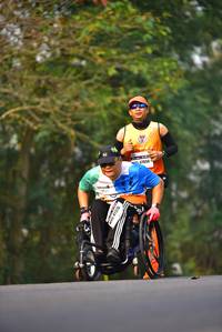 BIB: 4844
                            <button type="button" onclick="openModal(8883605)" class="btn btn-primary btn-sm float-right btn-popup" data-toggle="modal" data-target=".modal-high-quality">
                        <i class="fas fa-shopping-cart"></i> Add to Cart
                    </button>
                                            <button type="button" onclick="isThisMe(8883605, true)" class="btn btn-success btn-sm float-right btn-popup btn-isme hidden" data-toggle="tooltip" data-placement="bottom" title="นี่คือรูปของคุณใช่ไหม คลิกที่นี่เพื่อเอาเข้าอัลบั้ม">
                        <i class="fas fa-plus"></i> Add to album
                    </button>
                    <button type="button" onclick="isThisMe(8883605, false)" class="btn btn-warning btn-sm float-right btn-popup btn-isnotme hidden">
                        <i class="fas fa-ban"></i> Remove from album
                    </button>