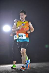 BIB: 214
                            <button type="button" onclick="openModal(9006604)" class="btn btn-primary btn-sm float-right btn-popup" data-toggle="modal" data-target=".modal-high-quality">
                        <i class="fas fa-shopping-cart"></i> Add to Cart
                    </button>
                                            <button type="button" onclick="isThisMe(9006604, true)" class="btn btn-success btn-sm float-right btn-popup btn-isme hidden" data-toggle="tooltip" data-placement="bottom" title="นี่คือรูปของคุณใช่ไหม คลิกที่นี่เพื่อเอาเข้าอัลบั้ม">
                        <i class="fas fa-plus"></i> Add to album
                    </button>
                    <button type="button" onclick="isThisMe(9006604, false)" class="btn btn-warning btn-sm float-right btn-popup btn-isnotme hidden">
                        <i class="fas fa-ban"></i> Remove from album
                    </button>
