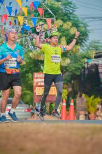 BIB: 48204, 4316
                            <button type="button" onclick="openModal(9650961)" class="btn btn-primary btn-sm float-right btn-popup" data-toggle="modal" data-target=".modal-high-quality">
                        <i class="fas fa-shopping-cart"></i> Add to Cart
                    </button>
                                            <button type="button" onclick="isThisMe(9650961, true)" class="btn btn-success btn-sm float-right btn-popup btn-isme hidden" data-toggle="tooltip" data-placement="bottom" title="นี่คือรูปของคุณใช่ไหม คลิกที่นี่เพื่อเอาเข้าอัลบั้ม">
                        <i class="fas fa-plus"></i> Add to album
                    </button>
                    <button type="button" onclick="isThisMe(9650961, false)" class="btn btn-warning btn-sm float-right btn-popup btn-isnotme hidden">
                        <i class="fas fa-ban"></i> Remove from album
                    </button>