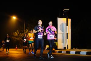 BIB: 4822
                            <button type="button" onclick="openModal(10259811)" class="btn btn-primary btn-sm float-right btn-popup" data-toggle="modal" data-target=".modal-high-quality">
                        <i class="fas fa-shopping-cart"></i> Add to Cart
                    </button>
                                            <button type="button" onclick="isThisMe(10259811, true)" class="btn btn-success btn-sm float-right btn-popup btn-isme hidden" data-toggle="tooltip" data-placement="bottom" title="นี่คือรูปของคุณใช่ไหม คลิกที่นี่เพื่อเอาเข้าอัลบั้ม">
                        <i class="fas fa-plus"></i> Add to album
                    </button>
                    <button type="button" onclick="isThisMe(10259811, false)" class="btn btn-warning btn-sm float-right btn-popup btn-isnotme hidden">
                        <i class="fas fa-ban"></i> Remove from album
                    </button>