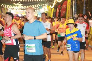 BIB: 21977, 7870, 26115
                            <button type="button" onclick="openModal(8986628)" class="btn btn-primary btn-sm float-right btn-popup" data-toggle="modal" data-target=".modal-high-quality">
                        <i class="fas fa-shopping-cart"></i> Add to Cart
                    </button>
                                            <button type="button" onclick="isThisMe(8986628, true)" class="btn btn-success btn-sm float-right btn-popup btn-isme hidden" data-toggle="tooltip" data-placement="bottom" title="นี่คือรูปของคุณใช่ไหม คลิกที่นี่เพื่อเอาเข้าอัลบั้ม">
                        <i class="fas fa-plus"></i> Add to album
                    </button>
                    <button type="button" onclick="isThisMe(8986628, false)" class="btn btn-warning btn-sm float-right btn-popup btn-isnotme hidden">
                        <i class="fas fa-ban"></i> Remove from album
                    </button>
