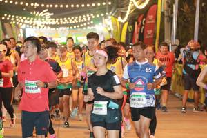 BIB: 26437, 22326, 21301
                            <button type="button" onclick="openModal(9005672)" class="btn btn-primary btn-sm float-right btn-popup" data-toggle="modal" data-target=".modal-high-quality">
                        <i class="fas fa-shopping-cart"></i> Add to Cart
                    </button>
                                            <button type="button" onclick="isThisMe(9005672, true)" class="btn btn-success btn-sm float-right btn-popup btn-isme hidden" data-toggle="tooltip" data-placement="bottom" title="นี่คือรูปของคุณใช่ไหม คลิกที่นี่เพื่อเอาเข้าอัลบั้ม">
                        <i class="fas fa-plus"></i> Add to album
                    </button>
                    <button type="button" onclick="isThisMe(9005672, false)" class="btn btn-warning btn-sm float-right btn-popup btn-isnotme hidden">
                        <i class="fas fa-ban"></i> Remove from album
                    </button>