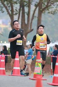 BIB: 1180, 11354
                            <button type="button" onclick="openModal(9215857)" class="btn btn-primary btn-sm float-right btn-popup" data-toggle="modal" data-target=".modal-high-quality">
                        <i class="fas fa-shopping-cart"></i> Add to Cart
                    </button>
                                            <button type="button" onclick="isThisMe(9215857, true)" class="btn btn-success btn-sm float-right btn-popup btn-isme hidden" data-toggle="tooltip" data-placement="bottom" title="นี่คือรูปของคุณใช่ไหม คลิกที่นี่เพื่อเอาเข้าอัลบั้ม">
                        <i class="fas fa-plus"></i> Add to album
                    </button>
                    <button type="button" onclick="isThisMe(9215857, false)" class="btn btn-warning btn-sm float-right btn-popup btn-isnotme hidden">
                        <i class="fas fa-ban"></i> Remove from album
                    </button>