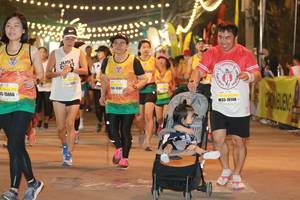 BIB: 15060, 1599, 16148
                            <button type="button" onclick="openModal(9055067)" class="btn btn-primary btn-sm float-right btn-popup" data-toggle="modal" data-target=".modal-high-quality">
                        <i class="fas fa-shopping-cart"></i> Add to Cart
                    </button>
                                            <button type="button" onclick="isThisMe(9055067, true)" class="btn btn-success btn-sm float-right btn-popup btn-isme hidden" data-toggle="tooltip" data-placement="bottom" title="นี่คือรูปของคุณใช่ไหม คลิกที่นี่เพื่อเอาเข้าอัลบั้ม">
                        <i class="fas fa-plus"></i> Add to album
                    </button>
                    <button type="button" onclick="isThisMe(9055067, false)" class="btn btn-warning btn-sm float-right btn-popup btn-isnotme hidden">
                        <i class="fas fa-ban"></i> Remove from album
                    </button>