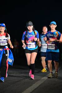 BIB: 40283, 441, 46902
                            <button type="button" onclick="openModal(7774260)" class="btn btn-primary btn-sm float-right btn-popup" data-toggle="modal" data-target=".modal-high-quality">
                        <i class="fas fa-shopping-cart"></i> Add to Cart
                    </button>
                                            <button type="button" onclick="isThisMe(7774260, true)" class="btn btn-success btn-sm float-right btn-popup btn-isme hidden" data-toggle="tooltip" data-placement="bottom" title="นี่คือรูปของคุณใช่ไหม คลิกที่นี่เพื่อเอาเข้าอัลบั้ม">
                        <i class="fas fa-plus"></i> Add to album
                    </button>
                    <button type="button" onclick="isThisMe(7774260, false)" class="btn btn-warning btn-sm float-right btn-popup btn-isnotme hidden">
                        <i class="fas fa-ban"></i> Remove from album
                    </button>