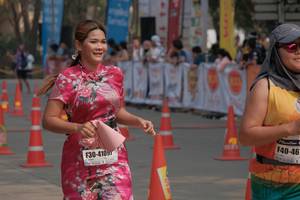 BIB: 4105
                            <button type="button" onclick="openModal(8947362)" class="btn btn-primary btn-sm float-right btn-popup" data-toggle="modal" data-target=".modal-high-quality">
                        <i class="fas fa-shopping-cart"></i> Add to Cart
                    </button>
                                            <button type="button" onclick="isThisMe(8947362, true)" class="btn btn-success btn-sm float-right btn-popup btn-isme hidden" data-toggle="tooltip" data-placement="bottom" title="นี่คือรูปของคุณใช่ไหม คลิกที่นี่เพื่อเอาเข้าอัลบั้ม">
                        <i class="fas fa-plus"></i> Add to album
                    </button>
                    <button type="button" onclick="isThisMe(8947362, false)" class="btn btn-warning btn-sm float-right btn-popup btn-isnotme hidden">
                        <i class="fas fa-ban"></i> Remove from album
                    </button>