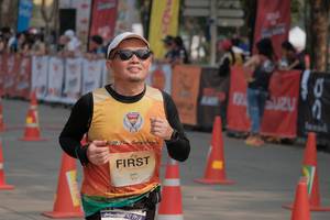 BIB: 2195
                            <button type="button" onclick="openModal(8953167)" class="btn btn-primary btn-sm float-right btn-popup" data-toggle="modal" data-target=".modal-high-quality">
                        <i class="fas fa-shopping-cart"></i> Add to Cart
                    </button>
                                            <button type="button" onclick="isThisMe(8953167, true)" class="btn btn-success btn-sm float-right btn-popup btn-isme hidden" data-toggle="tooltip" data-placement="bottom" title="นี่คือรูปของคุณใช่ไหม คลิกที่นี่เพื่อเอาเข้าอัลบั้ม">
                        <i class="fas fa-plus"></i> Add to album
                    </button>
                    <button type="button" onclick="isThisMe(8953167, false)" class="btn btn-warning btn-sm float-right btn-popup btn-isnotme hidden">
                        <i class="fas fa-ban"></i> Remove from album
                    </button>