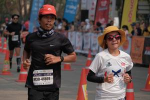 BIB: 195, 41869
                            <button type="button" onclick="openModal(8951493)" class="btn btn-primary btn-sm float-right btn-popup" data-toggle="modal" data-target=".modal-high-quality">
                        <i class="fas fa-shopping-cart"></i> Add to Cart
                    </button>
                                            <button type="button" onclick="isThisMe(8951493, true)" class="btn btn-success btn-sm float-right btn-popup btn-isme hidden" data-toggle="tooltip" data-placement="bottom" title="นี่คือรูปของคุณใช่ไหม คลิกที่นี่เพื่อเอาเข้าอัลบั้ม">
                        <i class="fas fa-plus"></i> Add to album
                    </button>
                    <button type="button" onclick="isThisMe(8951493, false)" class="btn btn-warning btn-sm float-right btn-popup btn-isnotme hidden">
                        <i class="fas fa-ban"></i> Remove from album
                    </button>