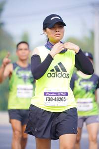 BIB: 42195, 48265, 211
                            <button type="button" onclick="openModal(7722892)" class="btn btn-primary btn-sm float-right btn-popup" data-toggle="modal" data-target=".modal-high-quality">
                        <i class="fas fa-shopping-cart"></i> Add to Cart
                    </button>
                                            <button type="button" onclick="isThisMe(7722892, true)" class="btn btn-success btn-sm float-right btn-popup btn-isme hidden" data-toggle="tooltip" data-placement="bottom" title="นี่คือรูปของคุณใช่ไหม คลิกที่นี่เพื่อเอาเข้าอัลบั้ม">
                        <i class="fas fa-plus"></i> Add to album
                    </button>
                    <button type="button" onclick="isThisMe(7722892, false)" class="btn btn-warning btn-sm float-right btn-popup btn-isnotme hidden">
                        <i class="fas fa-ban"></i> Remove from album
                    </button>