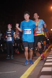 BIB: 41099, 090
                            <button type="button" onclick="openModal(10007305)" class="btn btn-primary btn-sm float-right btn-popup" data-toggle="modal" data-target=".modal-high-quality">
                        <i class="fas fa-shopping-cart"></i> Add to Cart
                    </button>
                                            <button type="button" onclick="isThisMe(10007305, true)" class="btn btn-success btn-sm float-right btn-popup btn-isme hidden" data-toggle="tooltip" data-placement="bottom" title="นี่คือรูปของคุณใช่ไหม คลิกที่นี่เพื่อเอาเข้าอัลบั้ม">
                        <i class="fas fa-plus"></i> Add to album
                    </button>
                    <button type="button" onclick="isThisMe(10007305, false)" class="btn btn-warning btn-sm float-right btn-popup btn-isnotme hidden">
                        <i class="fas fa-ban"></i> Remove from album
                    </button>