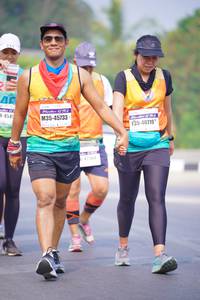 BIB: 4545, 45733, 40719
                            <button type="button" onclick="openModal(9450941)" class="btn btn-primary btn-sm float-right btn-popup" data-toggle="modal" data-target=".modal-high-quality">
                        <i class="fas fa-shopping-cart"></i> Add to Cart
                    </button>
                                            <button type="button" onclick="isThisMe(9450941, true)" class="btn btn-success btn-sm float-right btn-popup btn-isme hidden" data-toggle="tooltip" data-placement="bottom" title="นี่คือรูปของคุณใช่ไหม คลิกที่นี่เพื่อเอาเข้าอัลบั้ม">
                        <i class="fas fa-plus"></i> Add to album
                    </button>
                    <button type="button" onclick="isThisMe(9450941, false)" class="btn btn-warning btn-sm float-right btn-popup btn-isnotme hidden">
                        <i class="fas fa-ban"></i> Remove from album
                    </button>