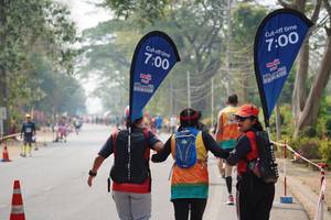 BIB: 700
                            <button type="button" onclick="openModal(9007559)" class="btn btn-primary btn-sm float-right btn-popup" data-toggle="modal" data-target=".modal-high-quality">
                        <i class="fas fa-shopping-cart"></i> Add to Cart
                    </button>
                                            <button type="button" onclick="isThisMe(9007559, true)" class="btn btn-success btn-sm float-right btn-popup btn-isme hidden" data-toggle="tooltip" data-placement="bottom" title="นี่คือรูปของคุณใช่ไหม คลิกที่นี่เพื่อเอาเข้าอัลบั้ม">
                        <i class="fas fa-plus"></i> Add to album
                    </button>
                    <button type="button" onclick="isThisMe(9007559, false)" class="btn btn-warning btn-sm float-right btn-popup btn-isnotme hidden">
                        <i class="fas fa-ban"></i> Remove from album
                    </button>