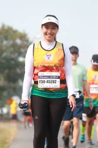 BIB: 421952, 45282
                            <button type="button" onclick="openModal(9181093)" class="btn btn-primary btn-sm float-right btn-popup" data-toggle="modal" data-target=".modal-high-quality">
                        <i class="fas fa-shopping-cart"></i> Add to Cart
                    </button>
                                            <button type="button" onclick="isThisMe(9181093, true)" class="btn btn-success btn-sm float-right btn-popup btn-isme hidden" data-toggle="tooltip" data-placement="bottom" title="นี่คือรูปของคุณใช่ไหม คลิกที่นี่เพื่อเอาเข้าอัลบั้ม">
                        <i class="fas fa-plus"></i> Add to album
                    </button>
                    <button type="button" onclick="isThisMe(9181093, false)" class="btn btn-warning btn-sm float-right btn-popup btn-isnotme hidden">
                        <i class="fas fa-ban"></i> Remove from album
                    </button>