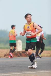 BIB: 45594
                            <button type="button" onclick="openModal(7592536)" class="btn btn-primary btn-sm float-right btn-popup" data-toggle="modal" data-target=".modal-high-quality">
                        <i class="fas fa-shopping-cart"></i> Add to Cart
                    </button>
                                            <button type="button" onclick="isThisMe(7592536, true)" class="btn btn-success btn-sm float-right btn-popup btn-isme hidden" data-toggle="tooltip" data-placement="bottom" title="นี่คือรูปของคุณใช่ไหม คลิกที่นี่เพื่อเอาเข้าอัลบั้ม">
                        <i class="fas fa-plus"></i> Add to album
                    </button>
                    <button type="button" onclick="isThisMe(7592536, false)" class="btn btn-warning btn-sm float-right btn-popup btn-isnotme hidden">
                        <i class="fas fa-ban"></i> Remove from album
                    </button>