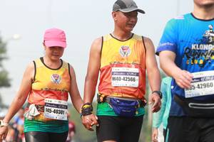 BIB: 42566, 42960, 40301
                            <button type="button" onclick="openModal(9151540)" class="btn btn-primary btn-sm float-right btn-popup" data-toggle="modal" data-target=".modal-high-quality">
                        <i class="fas fa-shopping-cart"></i> Add to Cart
                    </button>
                                            <button type="button" onclick="isThisMe(9151540, true)" class="btn btn-success btn-sm float-right btn-popup btn-isme hidden" data-toggle="tooltip" data-placement="bottom" title="นี่คือรูปของคุณใช่ไหม คลิกที่นี่เพื่อเอาเข้าอัลบั้ม">
                        <i class="fas fa-plus"></i> Add to album
                    </button>
                    <button type="button" onclick="isThisMe(9151540, false)" class="btn btn-warning btn-sm float-right btn-popup btn-isnotme hidden">
                        <i class="fas fa-ban"></i> Remove from album
                    </button>