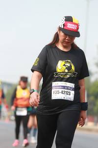 BIB: 42195, 42123
                            <button type="button" onclick="openModal(9181535)" class="btn btn-primary btn-sm float-right btn-popup" data-toggle="modal" data-target=".modal-high-quality">
                        <i class="fas fa-shopping-cart"></i> Add to Cart
                    </button>
                                            <button type="button" onclick="isThisMe(9181535, true)" class="btn btn-success btn-sm float-right btn-popup btn-isme hidden" data-toggle="tooltip" data-placement="bottom" title="นี่คือรูปของคุณใช่ไหม คลิกที่นี่เพื่อเอาเข้าอัลบั้ม">
                        <i class="fas fa-plus"></i> Add to album
                    </button>
                    <button type="button" onclick="isThisMe(9181535, false)" class="btn btn-warning btn-sm float-right btn-popup btn-isnotme hidden">
                        <i class="fas fa-ban"></i> Remove from album
                    </button>